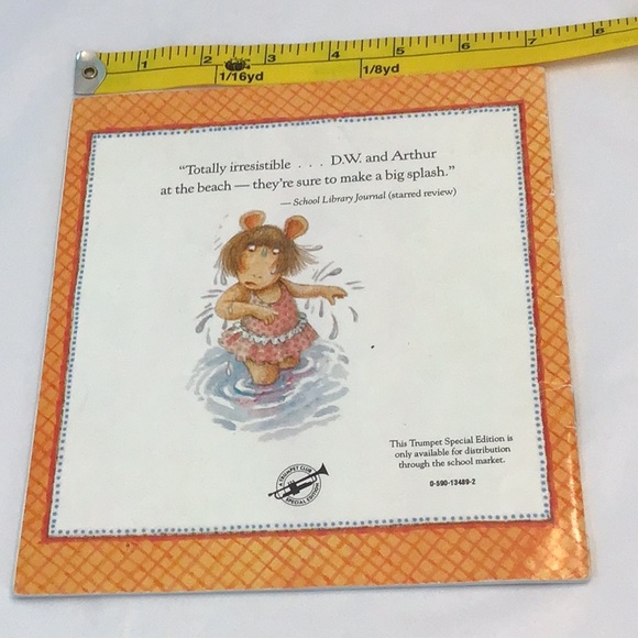 COPY - 🍀2 for $10 Sale☘️D.W. All Wet , 1988 vintage , Marc Brown (Arthur) - Picture 2 of 9